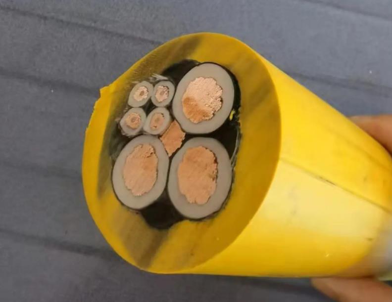 黃埔珠江電纜廠使用在電力系統上使用十分廣泛.jpg 黃埔珠江電纜廠使用在電力系統上使用十分廣泛.jpg